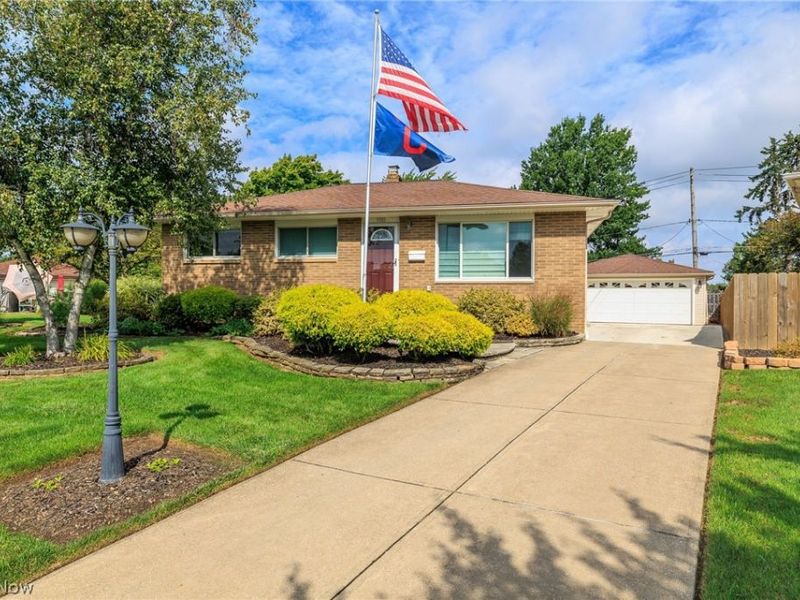 9300 Cambridge Drive, Parma, OH 44129 Photo 2