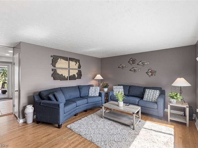 9300 Cambridge Drive, Parma, OH 44129 Photo 5