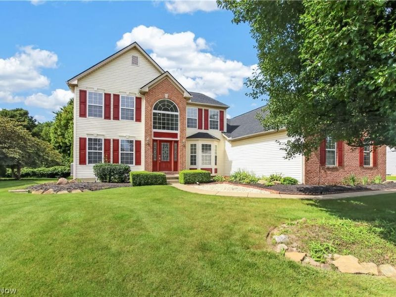 5166 Weatherstone Drive, North Ridgeville, OH 44039 Photo 1
