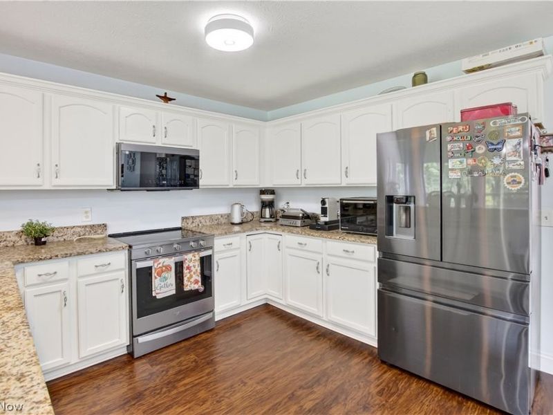 5166 Weatherstone Drive, North Ridgeville, OH 44039 Photo 11