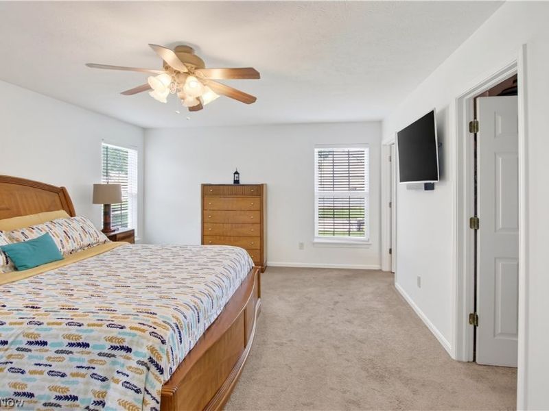 5166 Weatherstone Drive, North Ridgeville, OH 44039 Photo 18