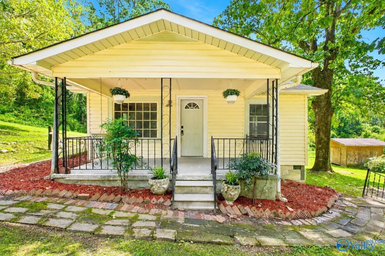 1819 Springrock St, Gadsden, AL 35903 Main Photo