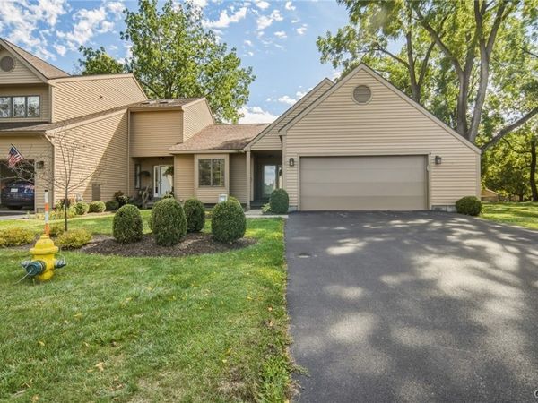 212 White Heron Circle, Fayetteville, NY 13066