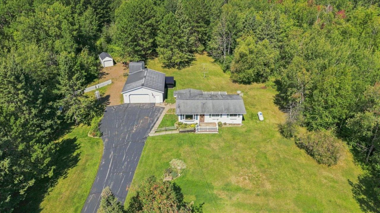 4305 W Beyer Road, Duluth, MN 55803 Main Photo