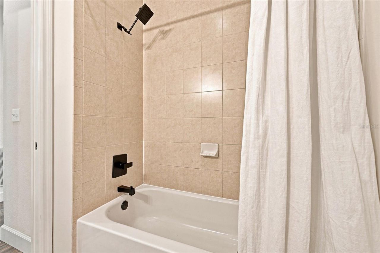 8423 Bernwood Cove Loop, Unit 410, Fort Myers, FL 33966 Photo