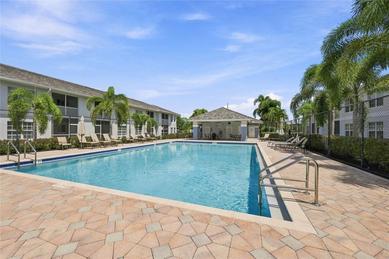 8423 Bernwood Cove Loop, Unit 410, Fort Myers, FL 33966 Photo