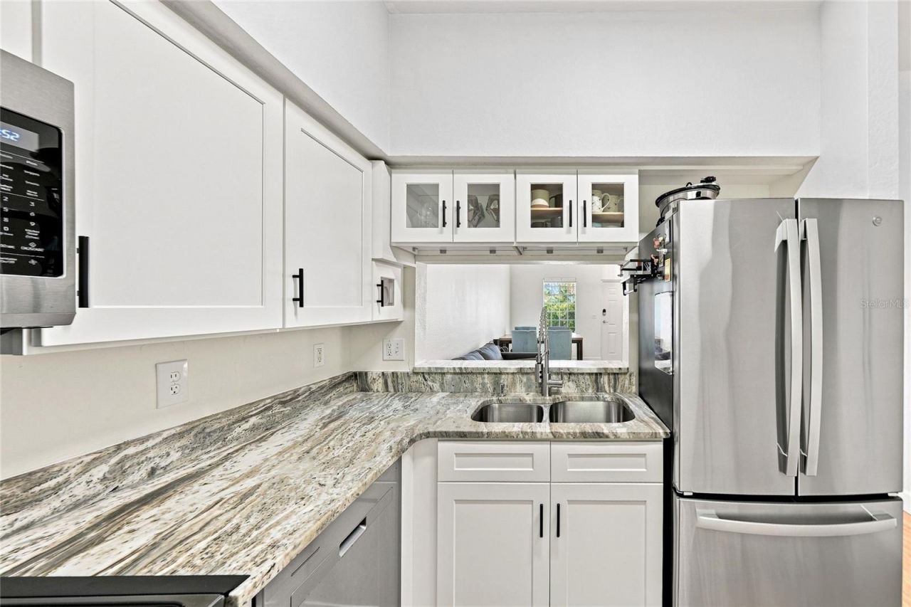 8423 Bernwood Cove Loop, Unit 410, Fort Myers, FL 33966 Photo