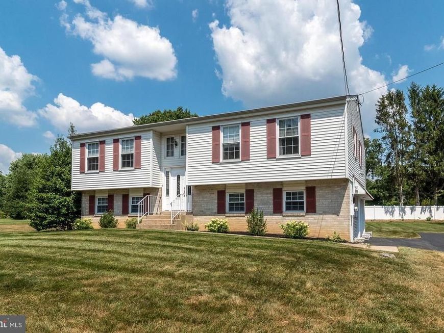 806 Wright Drive, Ambler, PA 19002 Main Photo