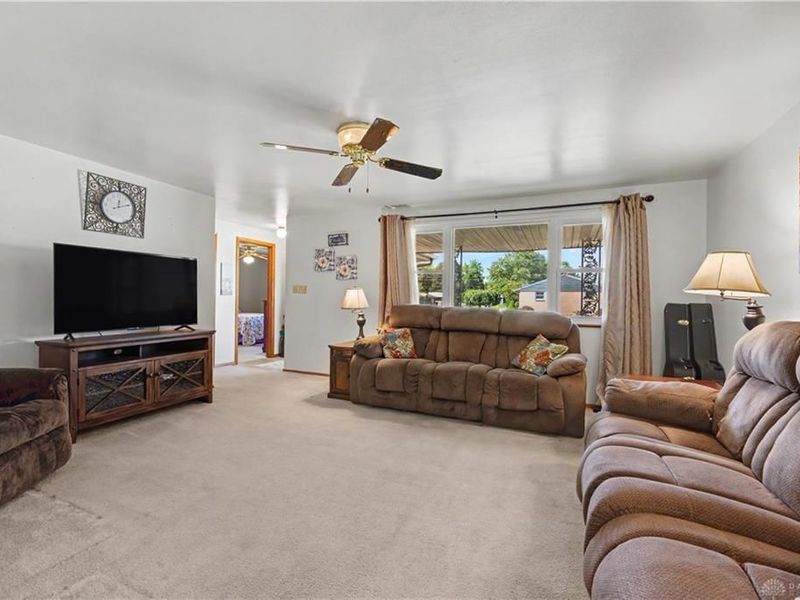 400 Zimmerman Street, New Carlisle, OH 45344 Photo 6
