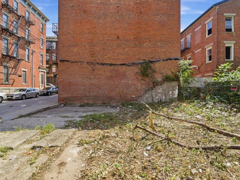 1637 Hughes Street, Cincinnati, OH 45202 Photo 10