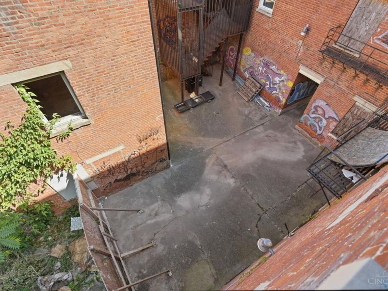 1637 Hughes Street, Cincinnati, OH 45202 Photo 12