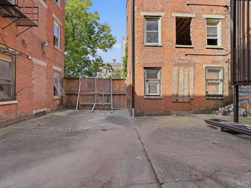1637 Hughes Street, Cincinnati, OH 45202 Photo 26