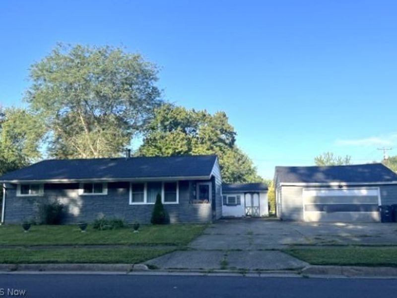 902 Warrington Road, Akron, OH 44320 Photo 1