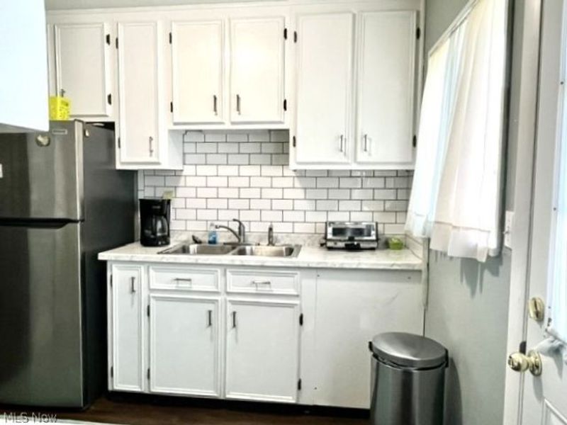 902 Warrington Road, Akron, OH 44320 Photo 11