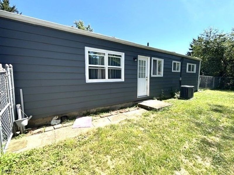 902 Warrington Road, Akron, OH 44320 Photo 19