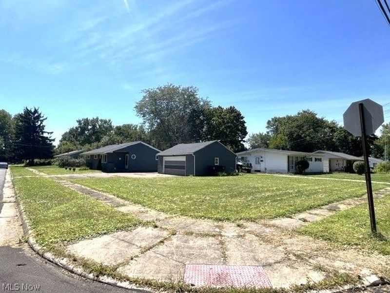 902 Warrington Road, Akron, OH 44320 Photo 21