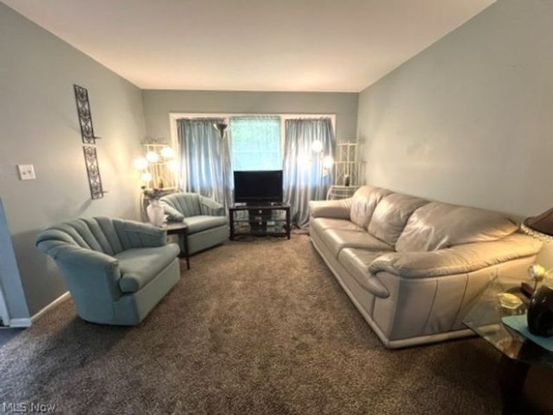 902 Warrington Road, Akron, OH 44320 Photo 4