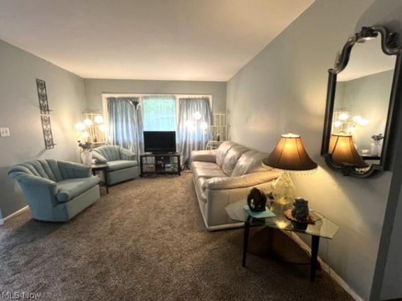 902 Warrington Road, Akron, OH 44320 Photo 5