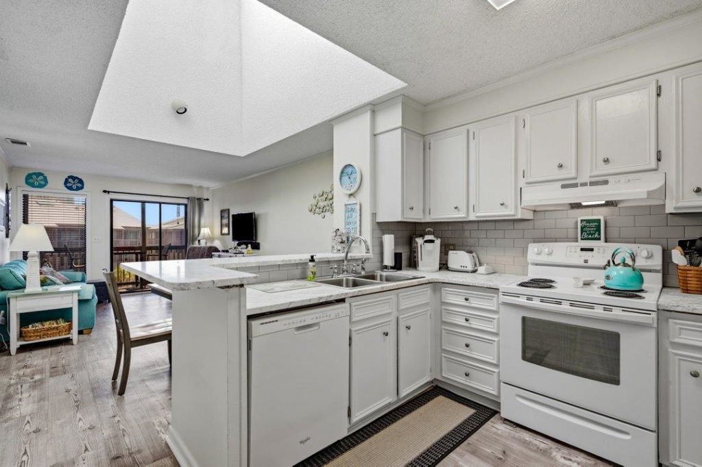 202 North Ocean Blvd.  Photo 8