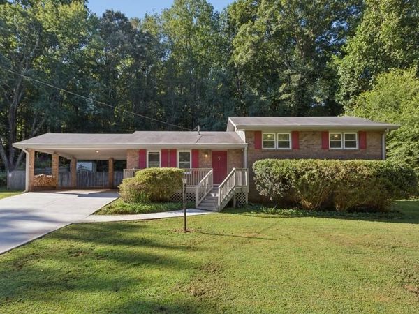 6684 Redwood Drive , Douglasville, GA 30135
