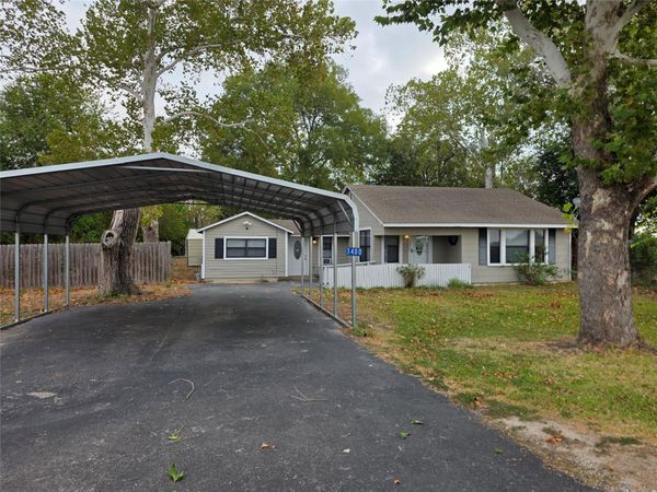 3400 W State Highway 71, La Grange, TX 78945