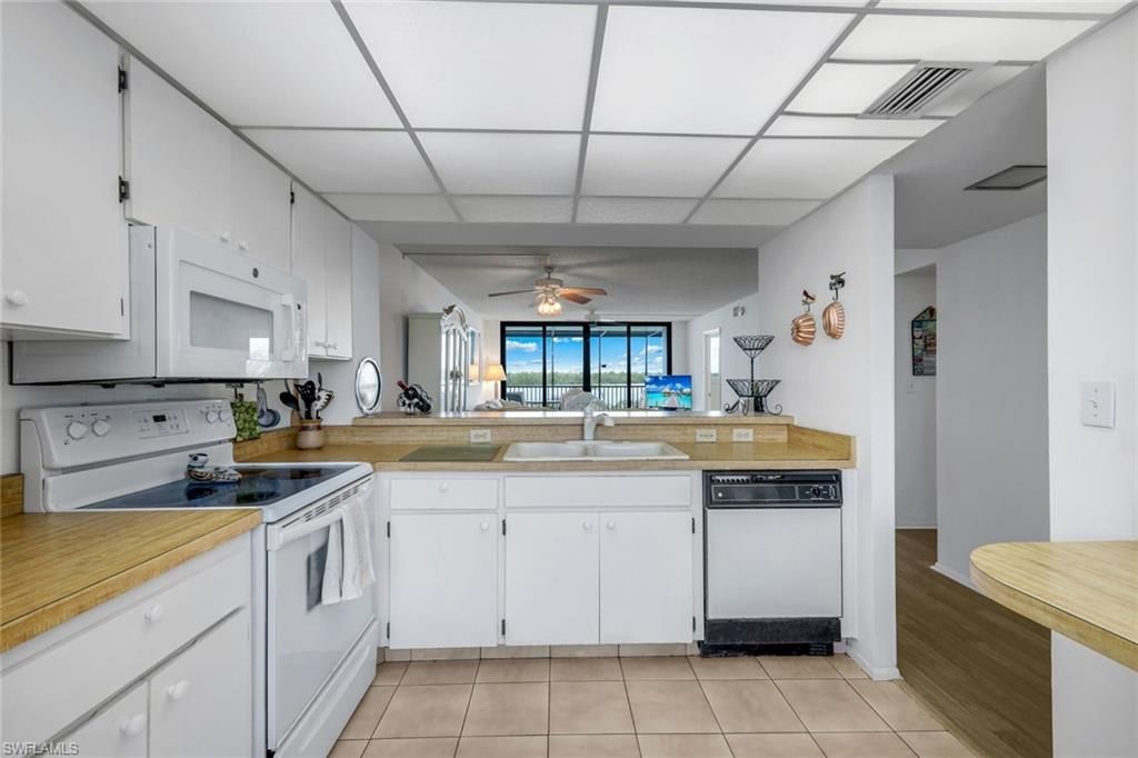 4253 Bay Beach Ln, Unit F1, Fort Myers Beach, FL 33931 Photo