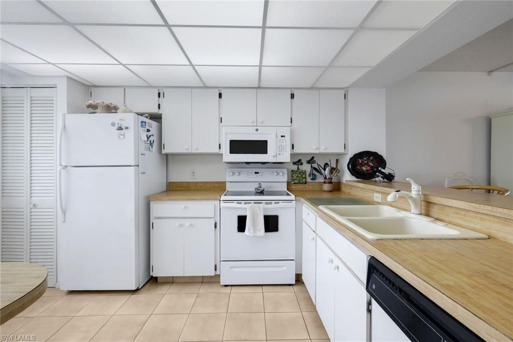 4253 Bay Beach Ln, Unit F1, Fort Myers Beach, FL 33931 Photo