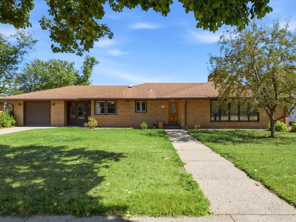 119 S Walnut Street, Belle Plaine, MN 56011