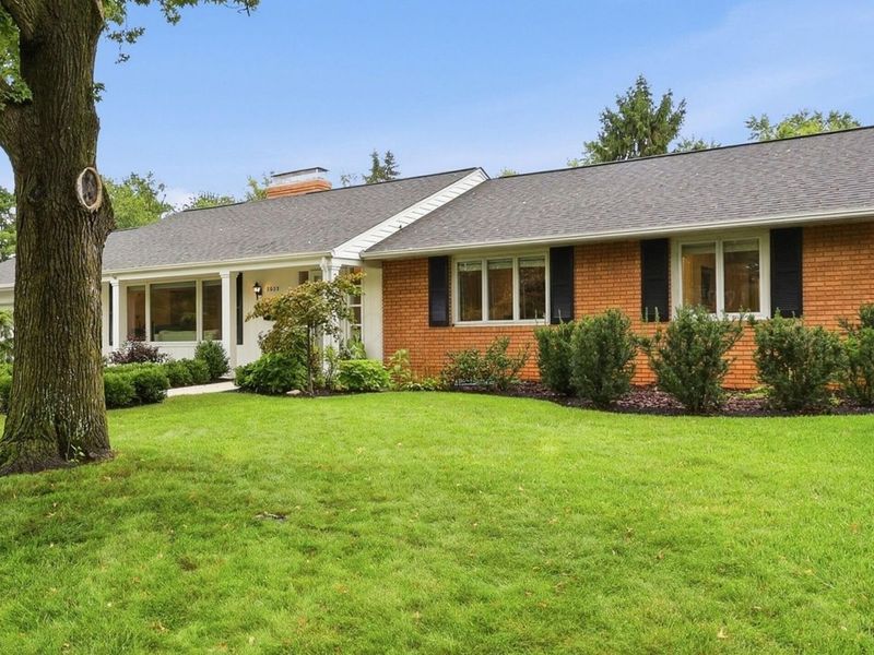 2033 Chardon Road, Columbus, OH 43220 Photo 2