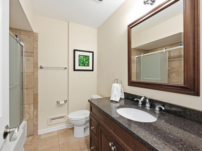 2033 Chardon Road, Columbus, OH 43220 Photo 26