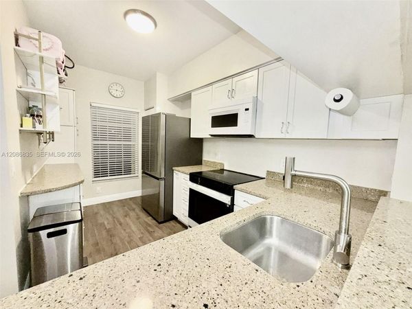 16 Key West Ct, Weston, FL 33326