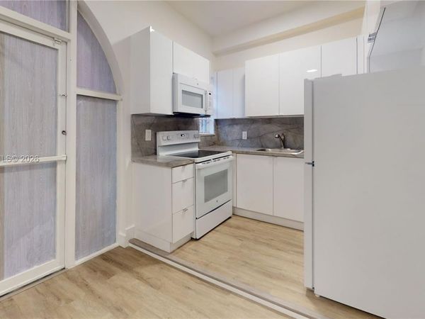 828 Pennsylvania Ave, Unit 2, Miami Beach, FL 33139