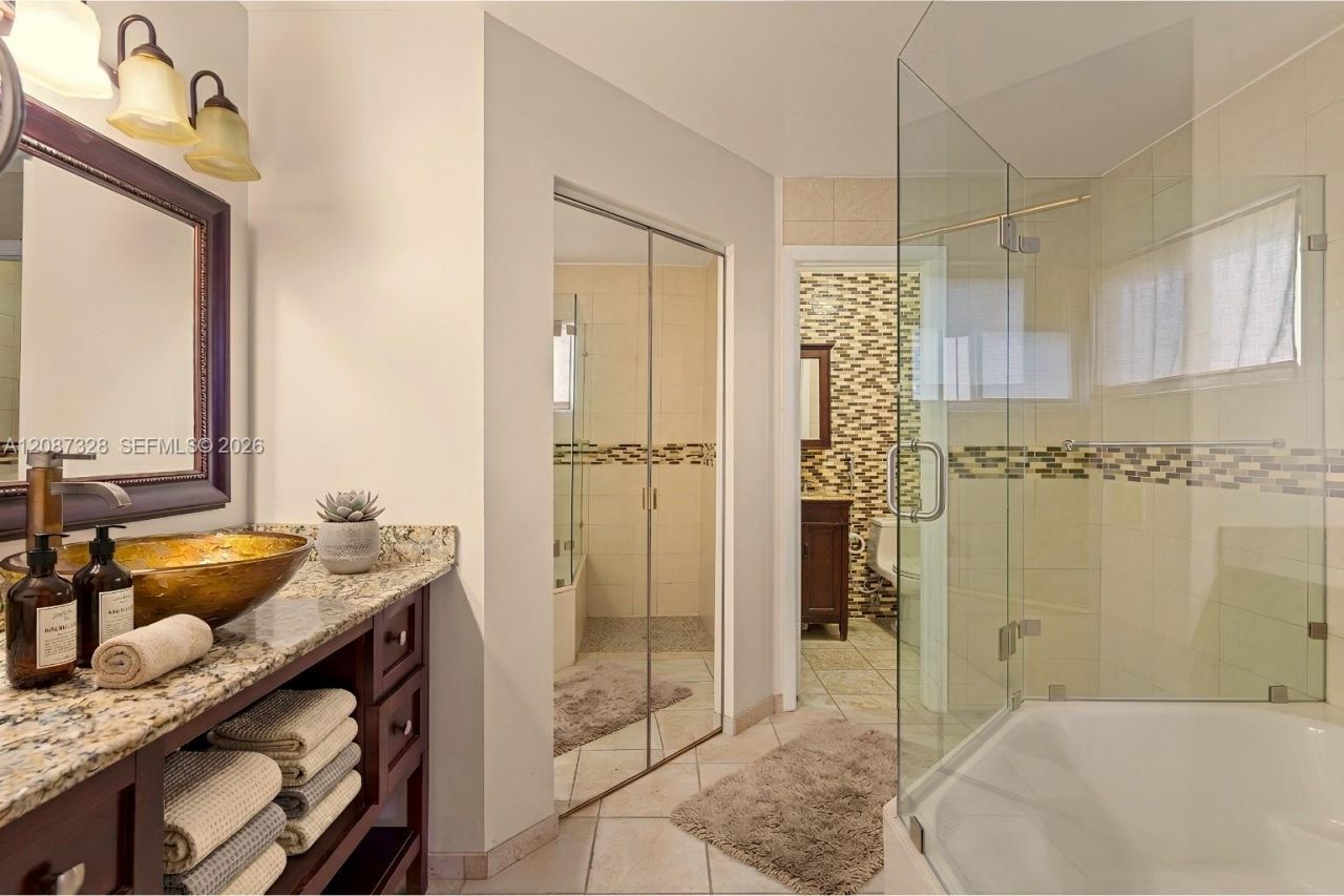 12415 NW 7th Street, Miami, FL 33182 Photo