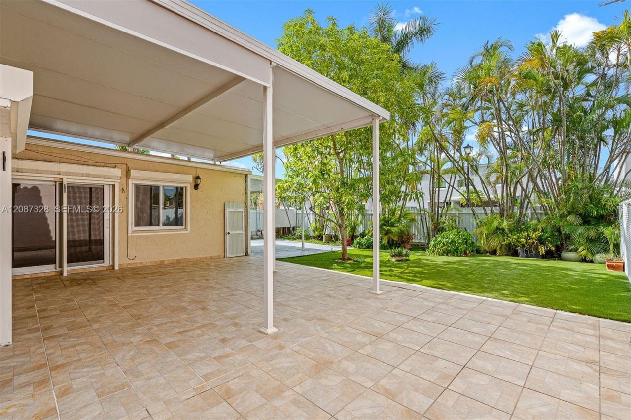 12415 NW 7th Street, Miami, FL 33182 Photo