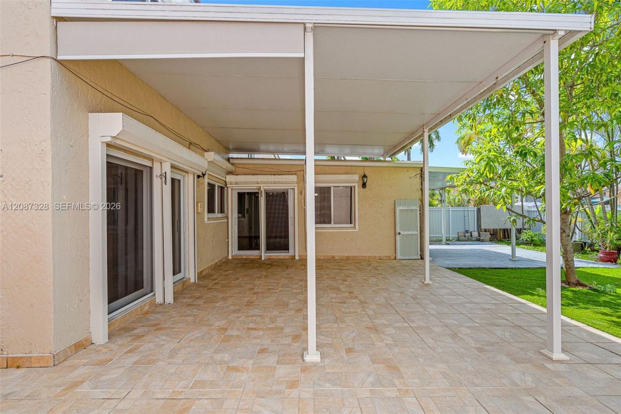 12415 NW 7th Street, Miami, FL 33182 Photo