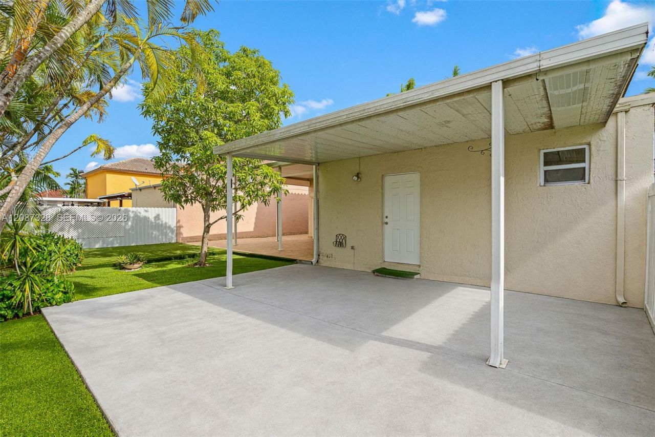 12415 NW 7th Street, Miami, FL 33182 Photo