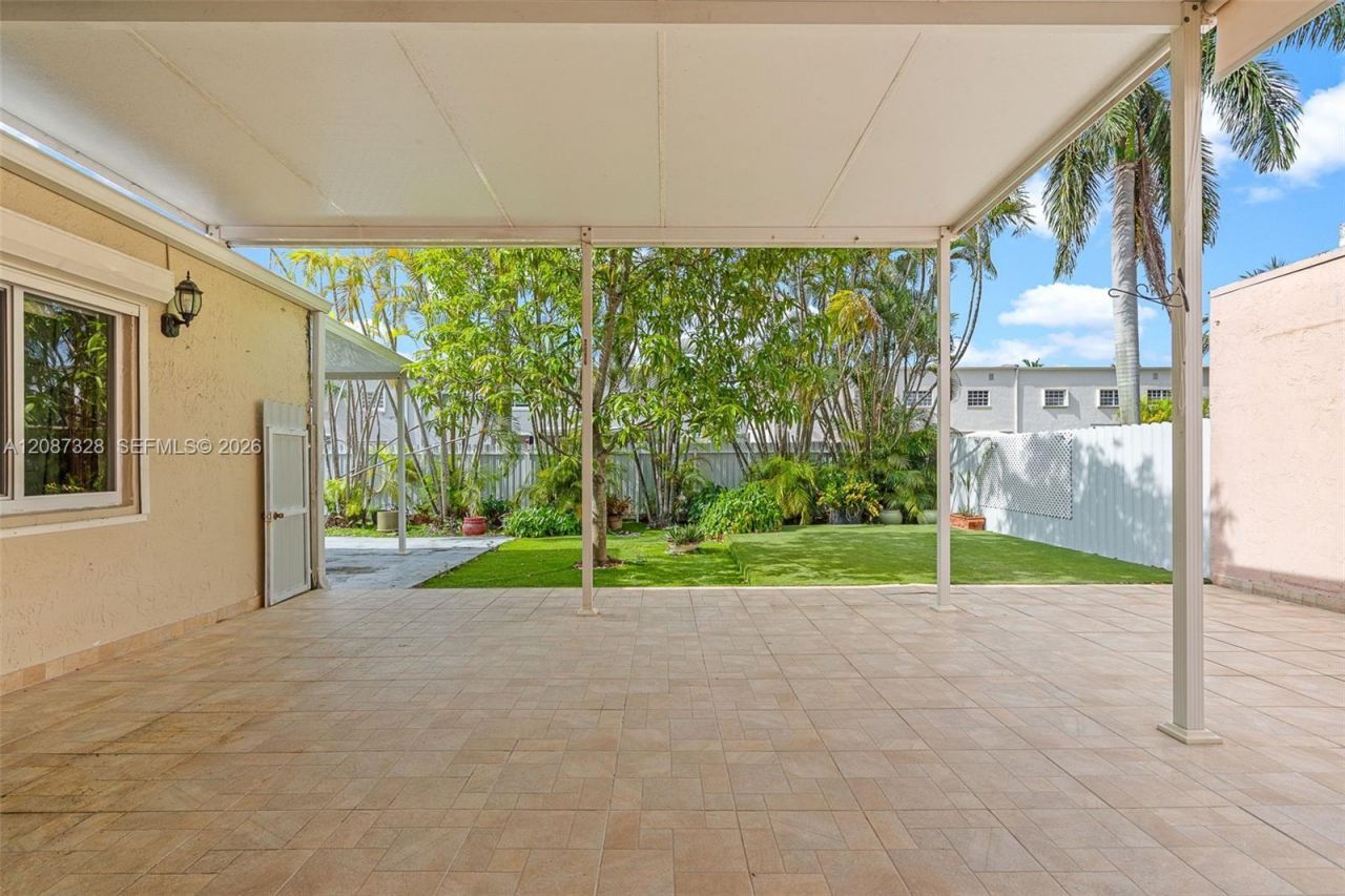 12415 NW 7th Street, Miami, FL 33182 Photo