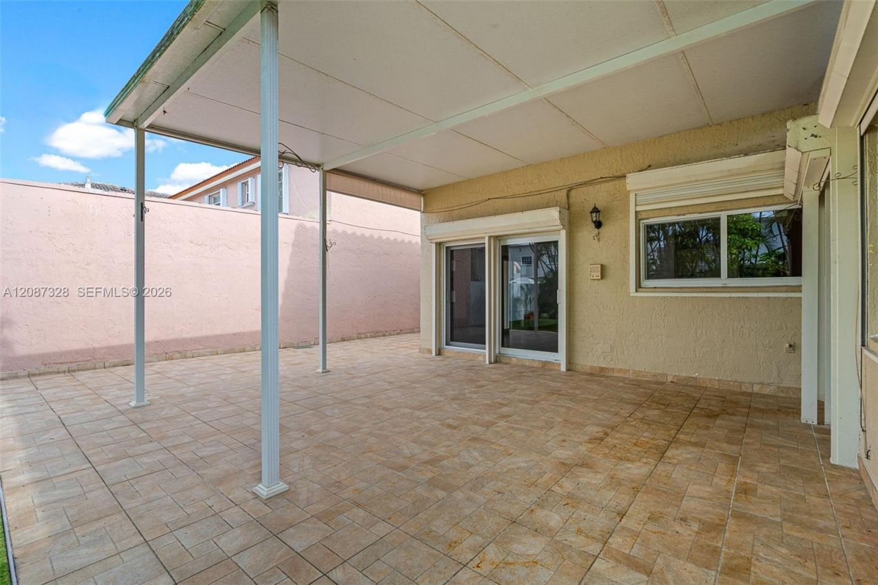 12415 NW 7th Street, Miami, FL 33182 Photo