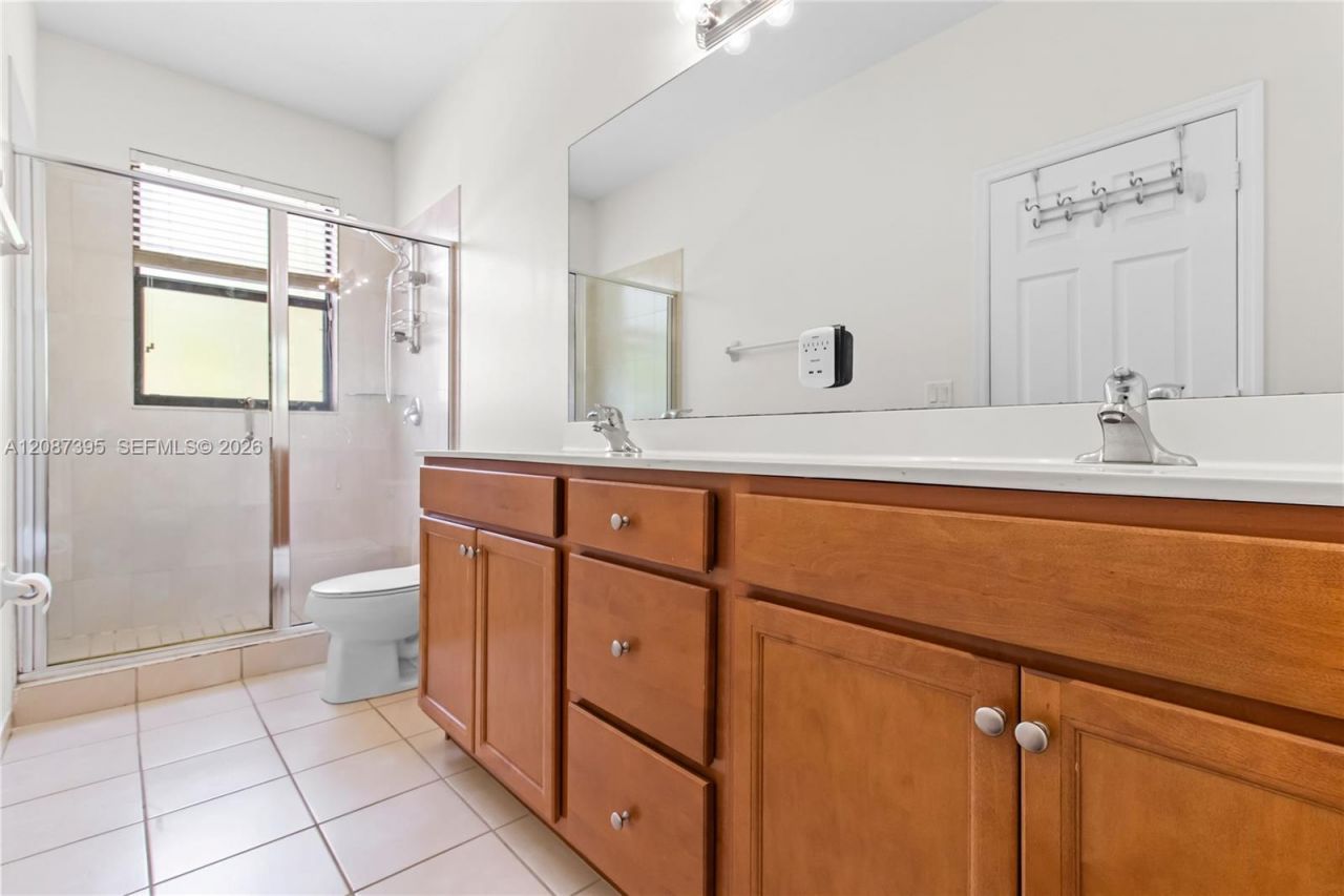 9358 W 33rd Way, Hialeah, FL 33018 Photo