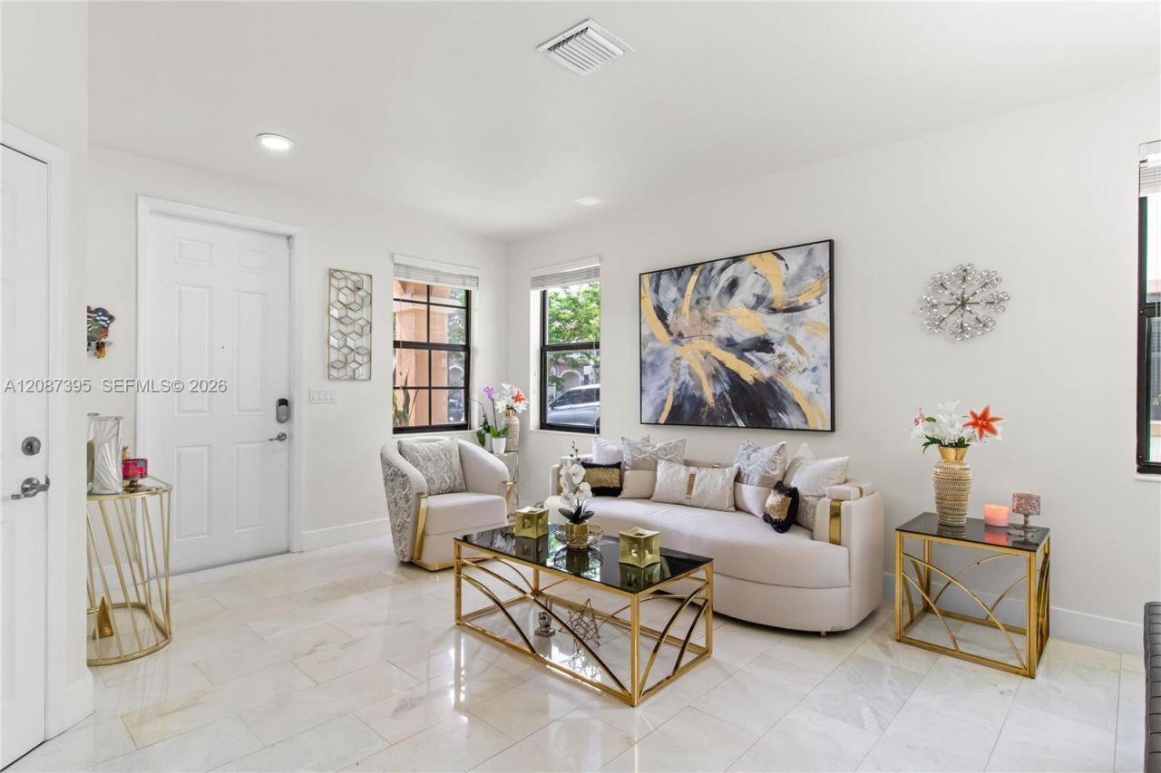 9358 W 33rd Way, Hialeah, FL 33018 Photo
