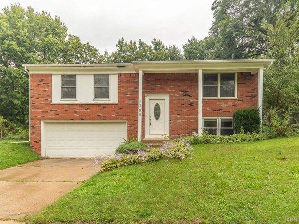 1795 David Court, Ann Arbor, Mi 48105
