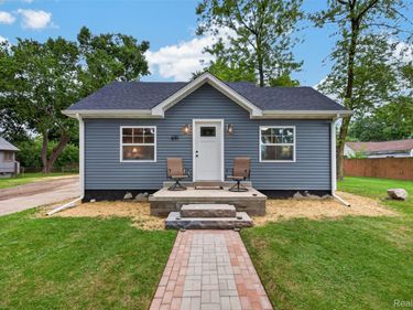 691 E Tennyson Avenue, Pontiac, Mi 48340