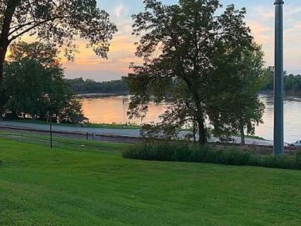 110 Old Bridge Street, Waverly, MO 64096