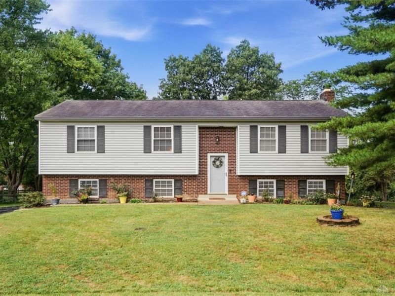 7709 Whitehall Circle, West Chester, OH 45069 Photo 2