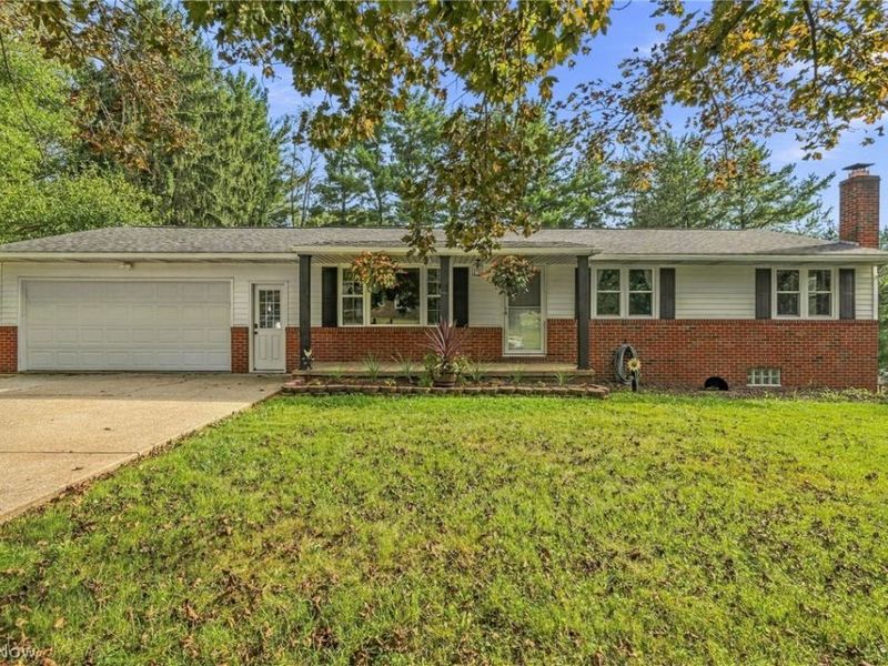 5220 Woodlynn Street NE, East Canton, OH 44730 Photo 2