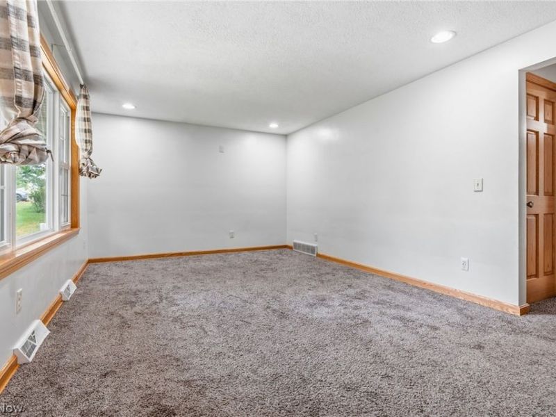 5220 Woodlynn Street NE, East Canton, OH 44730 Photo 5