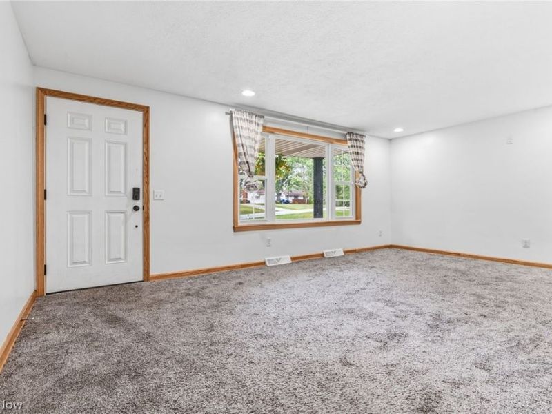 5220 Woodlynn Street NE, East Canton, OH 44730 Photo 6