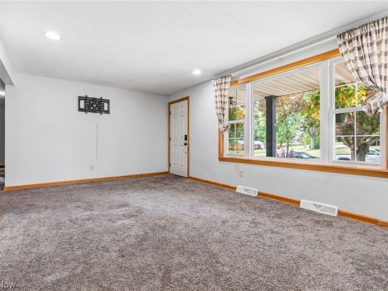 5220 Woodlynn Street NE, East Canton, OH 44730 Photo 7