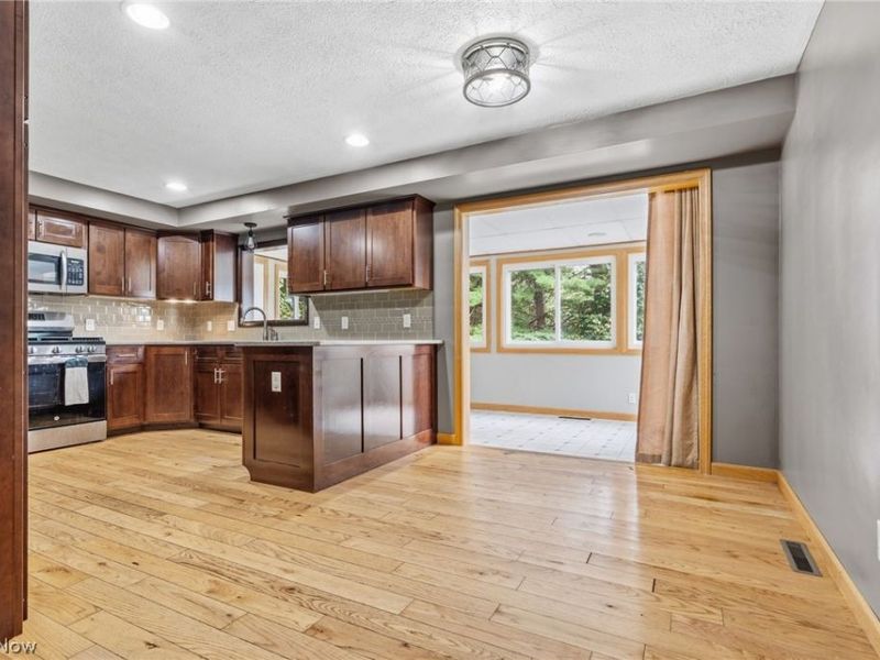 5220 Woodlynn Street NE, East Canton, OH 44730 Photo 9