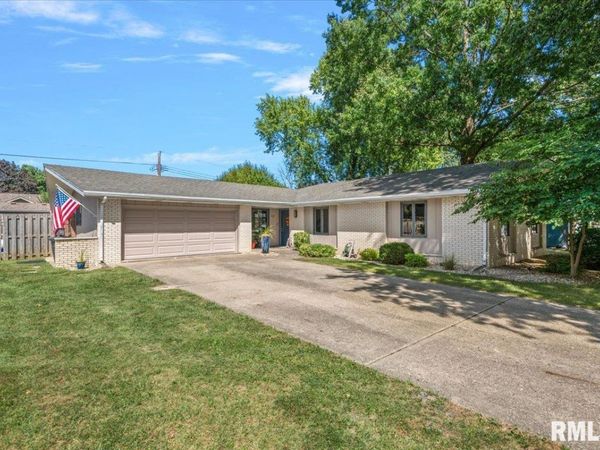 17 IROQUOIS Drive, Springfield, IL 62711